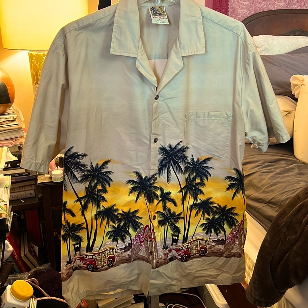 SALE!! DEAL!! Authentic Hawaiian Made Winnie Fashion Woodie Hawaiian Shirt